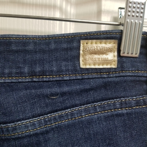 Signature by Levi Strauss & Co. Women Dark Wash High Rise Skinny Ankle Crop Jean - Picture 11 of 12